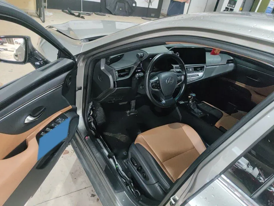 2022 Lexus ES 2.0L 173HP L4 CVT,autocango,china used car exporter,china ev exporter,chinese used car exporter,chinese used ev exporter