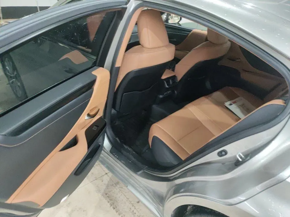 2022 Lexus ES 2.0L 173HP L4 CVT,autocango,china used car exporter,china ev exporter,chinese used car exporter,chinese used ev exporter
