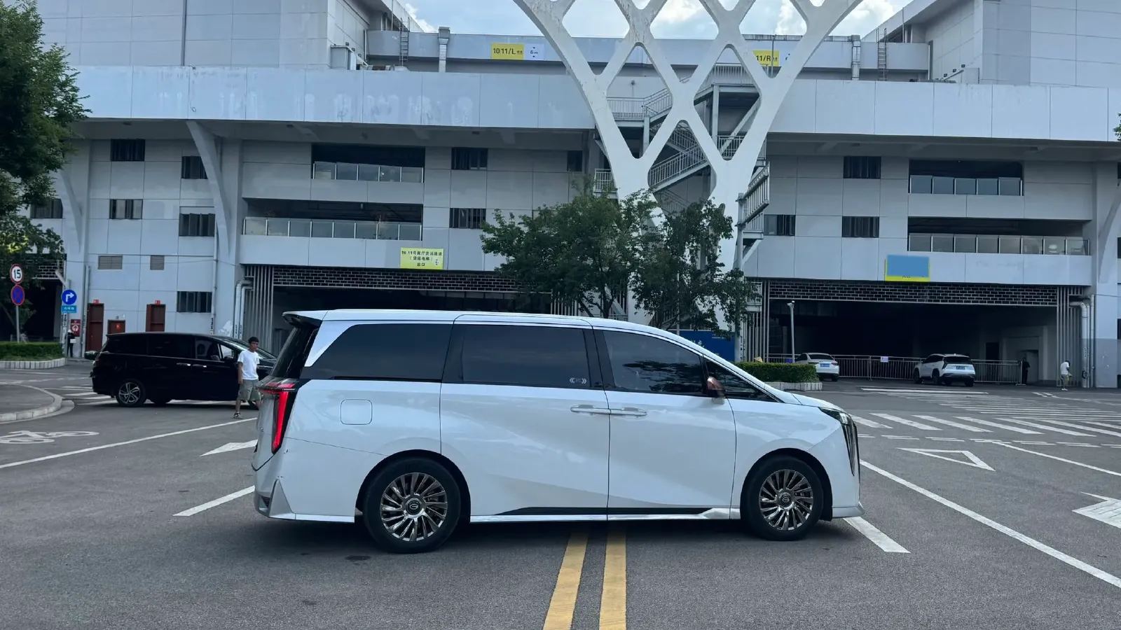2023 GAC Trumpchi M8 2.0T 252HP L4 8AT,autocango,china used car exporter,china ev exporter,chinese used car exporter,chinese used ev exporter