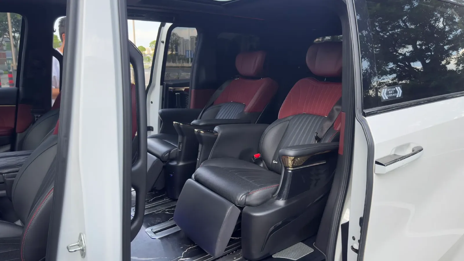 2023 GAC Trumpchi M8 2.0T 252HP L4 8AT,autocango,china used car exporter,china ev exporter,chinese used car exporter,chinese used ev exporter