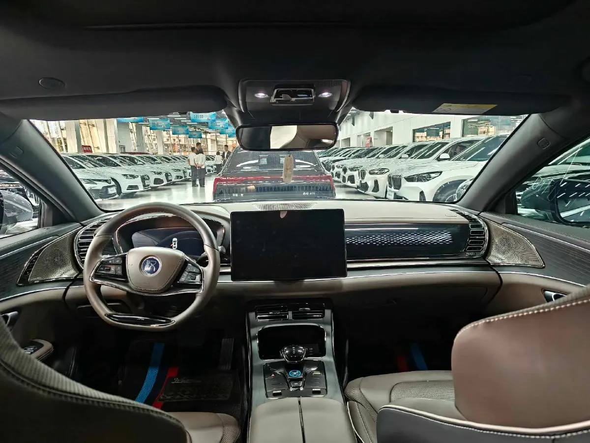 2022 Volkswagen Tiguan L 2.0T 186HP L4 7DCT,autocango,china used car exporter,china ev exporter,chinese used car exporter,chinese used ev exporter