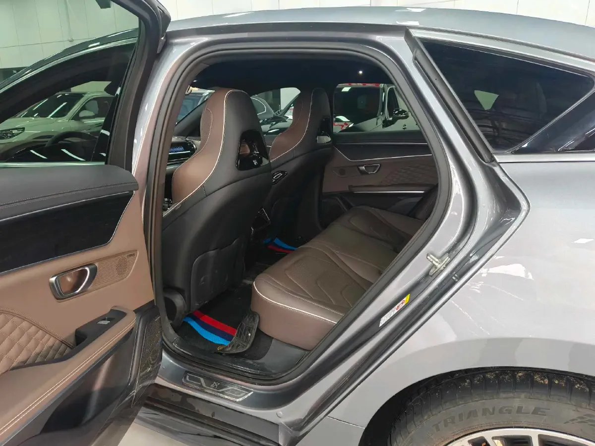 2022 Volkswagen Tiguan L 2.0T 186HP L4 7DCT,autocango,china used car exporter,china ev exporter,chinese used car exporter,chinese used ev exporter