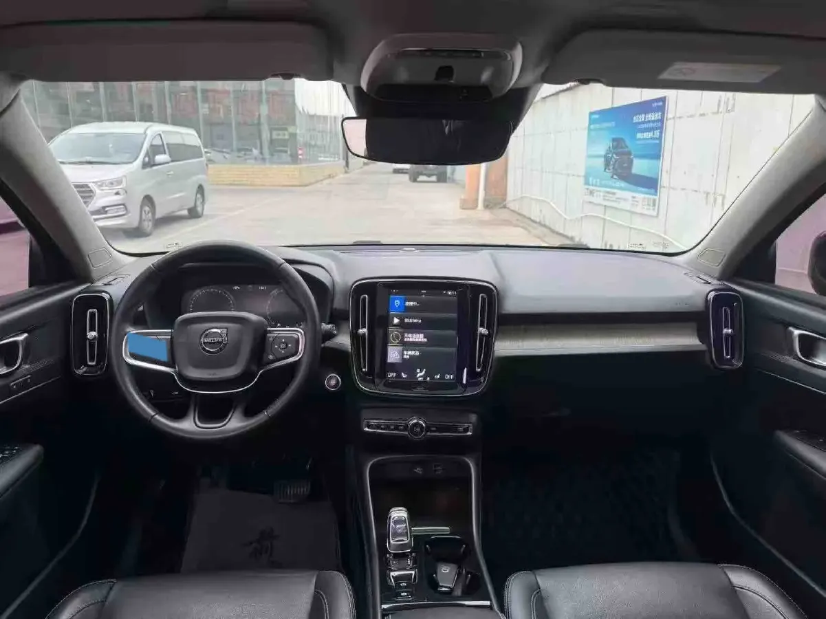 2021 Volvo XC40 2.0T 190HP L4 8AT,autocango,china used car exporter,china ev exporter,chinese used car exporter,chinese used ev exporter