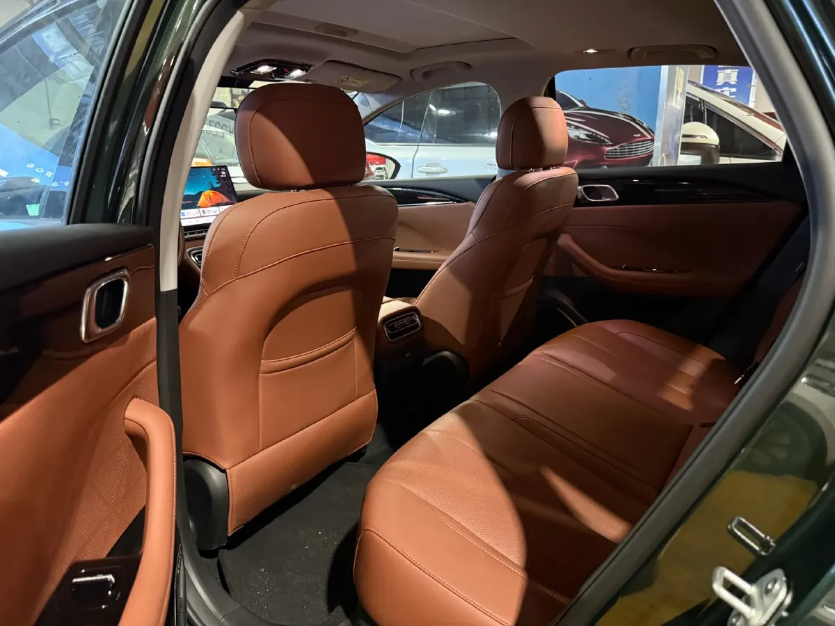 2026 Geely Emgrand 1.5T 181HP L4 7DCT,autocango,china used car exporter,china ev exporter,chinese used car exporter,chinese used ev exporter