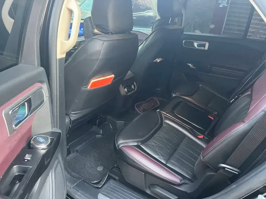 2023 Ford Explorer 2.3T 276HP L4 10AT,autocango,china used car exporter,china ev exporter,chinese used car exporter,chinese used ev exporter