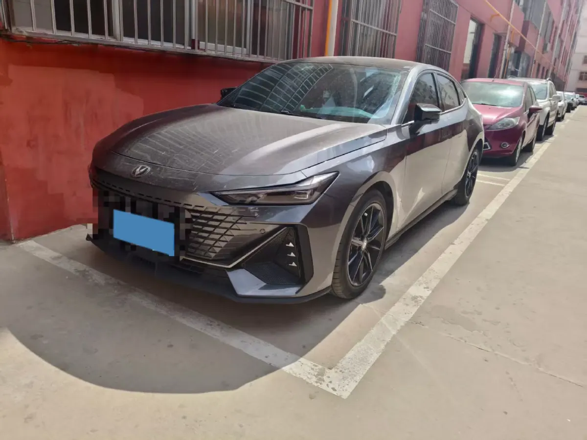 2022 ChangAn UNI-V 1.5T 188HP L4 7DCT,autocango,china used car exporter,china ev exporter,chinese used car exporter,chinese used ev exporter