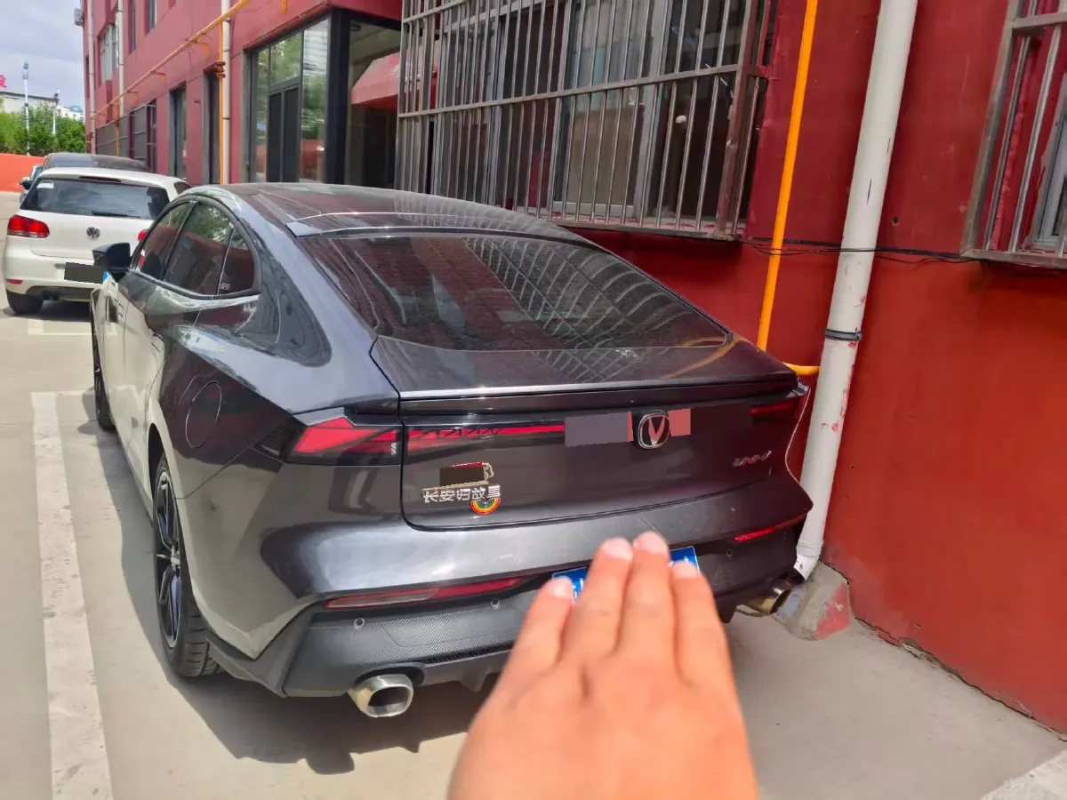 2022 ChangAn UNI-V 1.5T 188HP L4 7DCT,autocango,china used car exporter,china ev exporter,chinese used car exporter,chinese used ev exporter