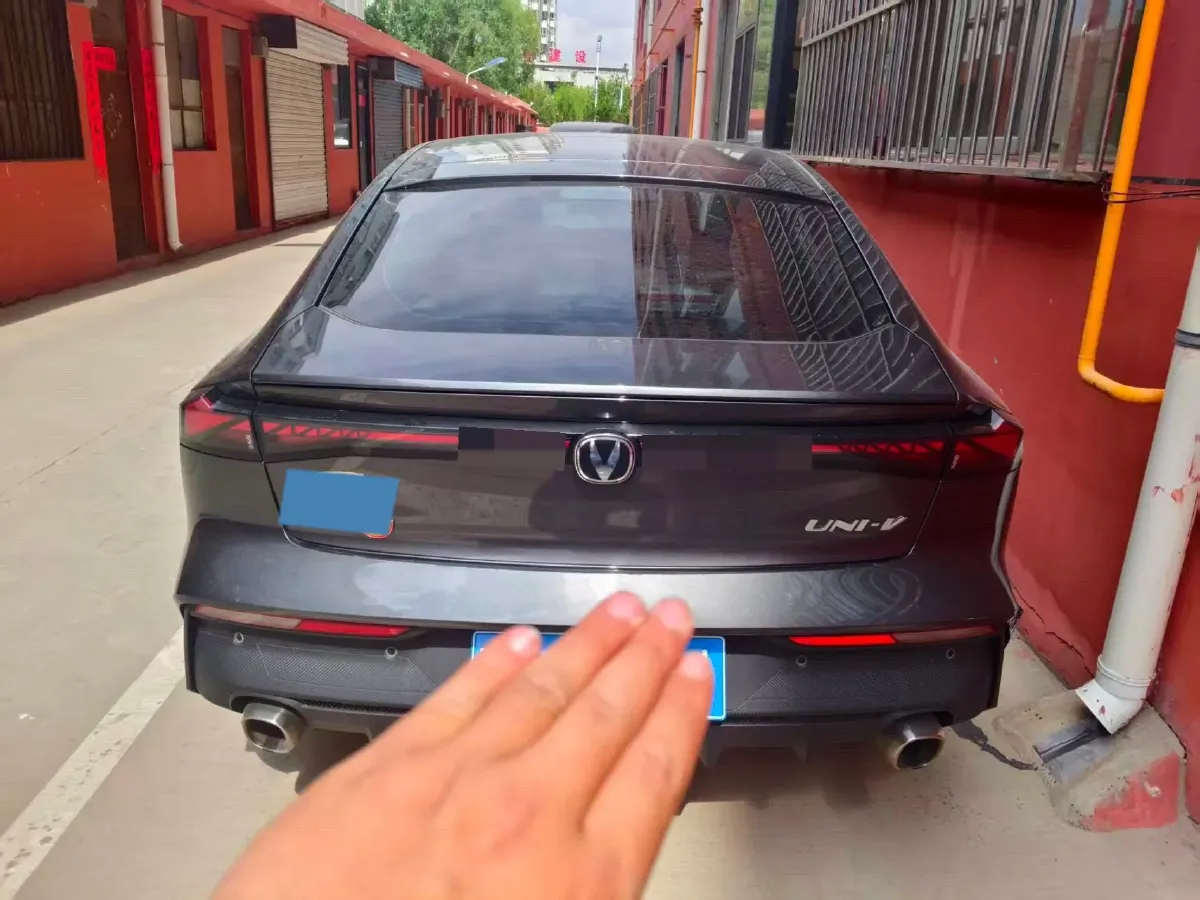 2022 ChangAn UNI-V 1.5T 188HP L4 7DCT,autocango,china used car exporter,china ev exporter,chinese used car exporter,chinese used ev exporter