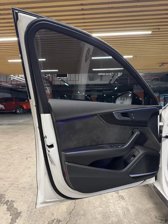 2020 Audi A4L 2.0T 252HP L4 7DCT,autocango,china used car exporter,china ev exporter,chinese used car exporter,chinese used ev exporter