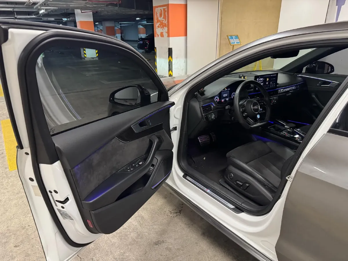 2020 Audi A4L 2.0T 252HP L4 7DCT,autocango,china used car exporter,china ev exporter,chinese used car exporter,chinese used ev exporter
