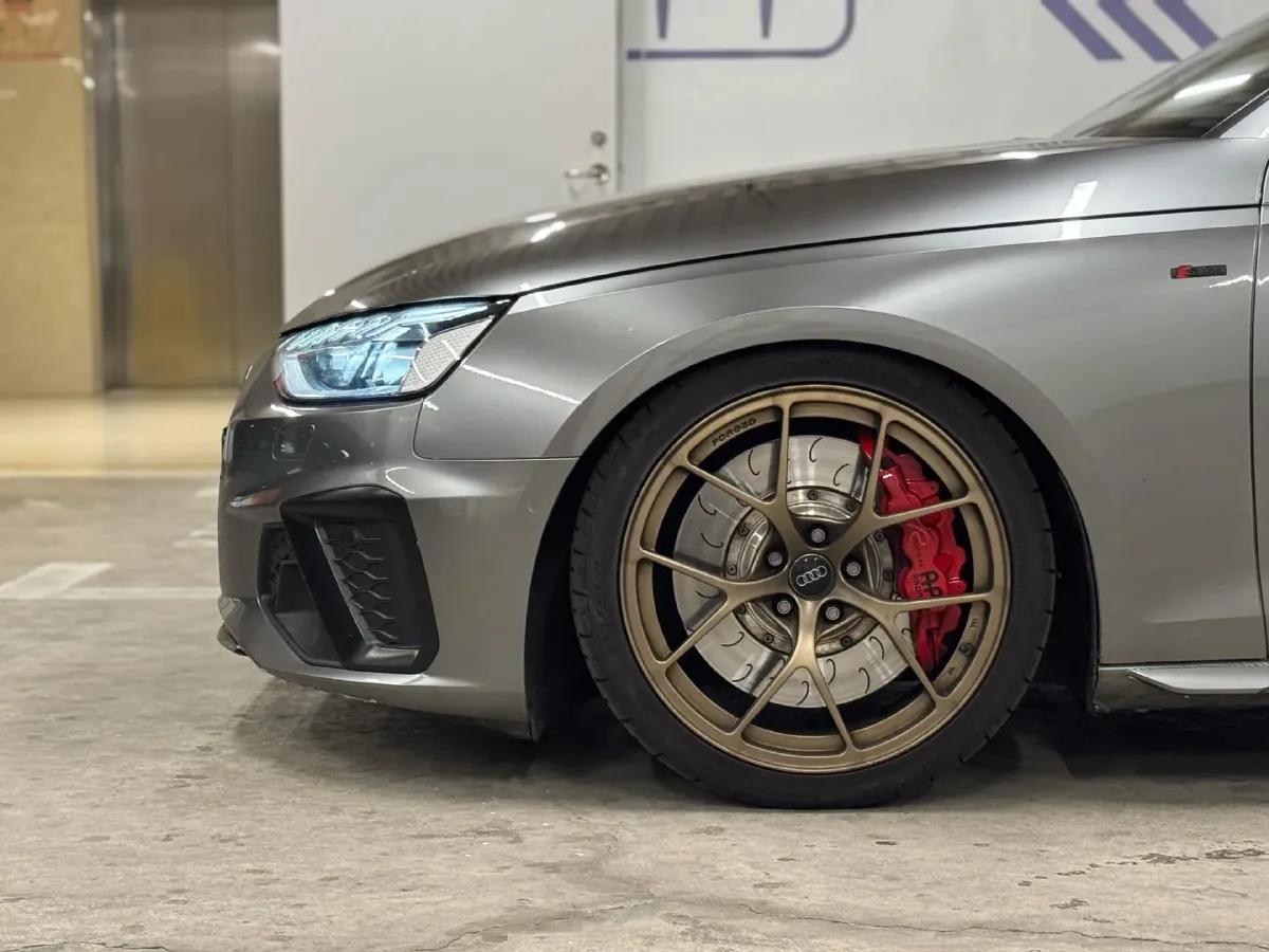 2020 Audi A4L 2.0T 252HP L4 7DCT,autocango,china used car exporter,china ev exporter,chinese used car exporter,chinese used ev exporter