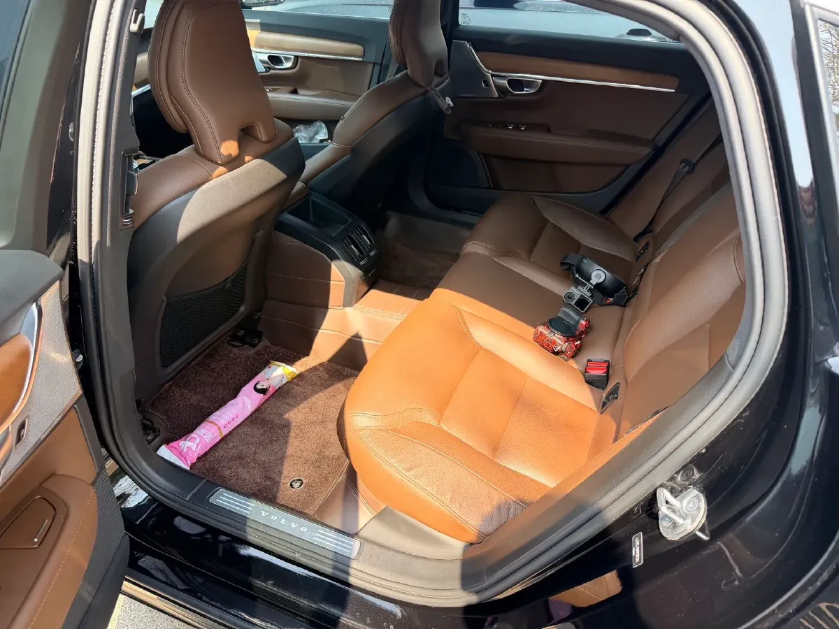 2024 Volvo S90 2.0T 250HP L4 8AT,autocango,china used car exporter,china ev exporter,chinese used car exporter,chinese used ev exporter