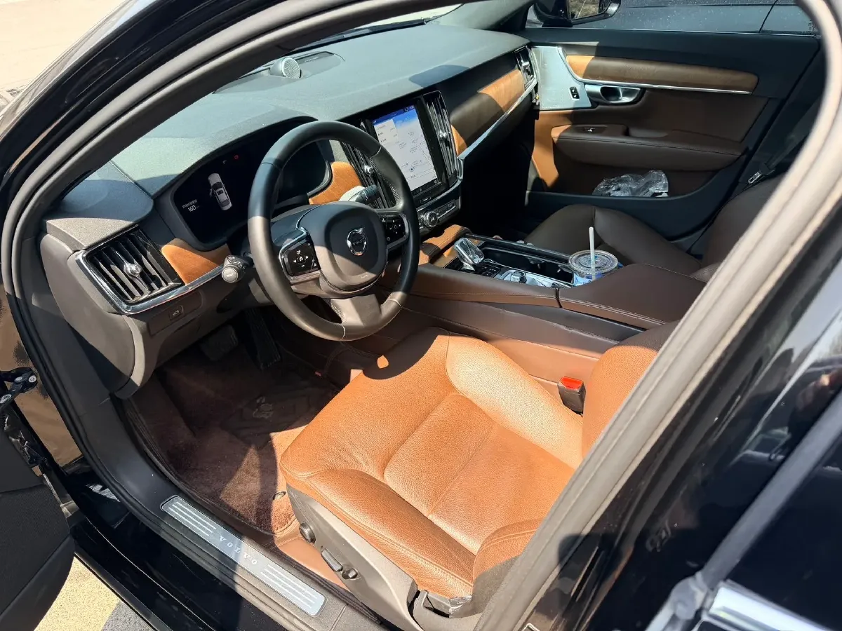 2024 Volvo S90 2.0T 250HP L4 8AT,autocango,china used car exporter,china ev exporter,chinese used car exporter,chinese used ev exporter