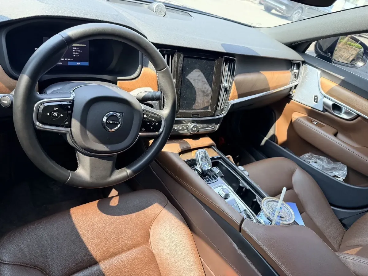 2024 Volvo S90 2.0T 250HP L4 8AT,autocango,china used car exporter,china ev exporter,chinese used car exporter,chinese used ev exporter