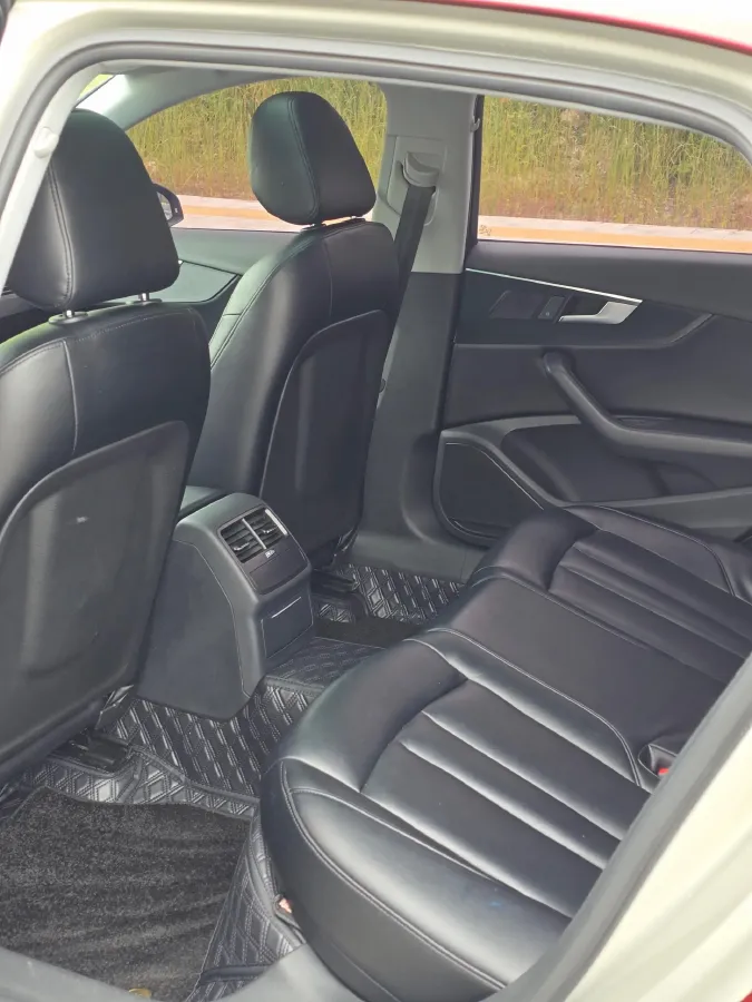 2019 Audi A4L 2.0T 190HP L4 7DCT,autocango,china used car exporter,china ev exporter,chinese used car exporter,chinese used ev exporter