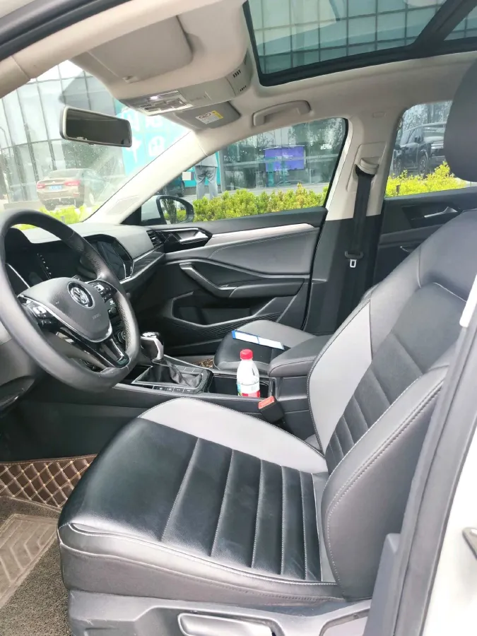 2019 Jeep Renegade 1.3T 173HP L4 7DCT,autocango,china used car exporter,china ev exporter,chinese used car exporter,chinese used ev exporter