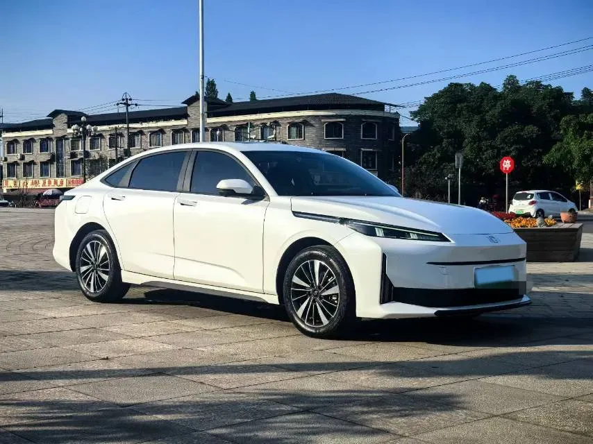 2024 ChangAn QiYuan A05 1.5L 110HP L4 E-CVT PHEV 18.4KWH,autocango,china used car exporter,china ev exporter,chinese used car exporter,chinese used ev exporter