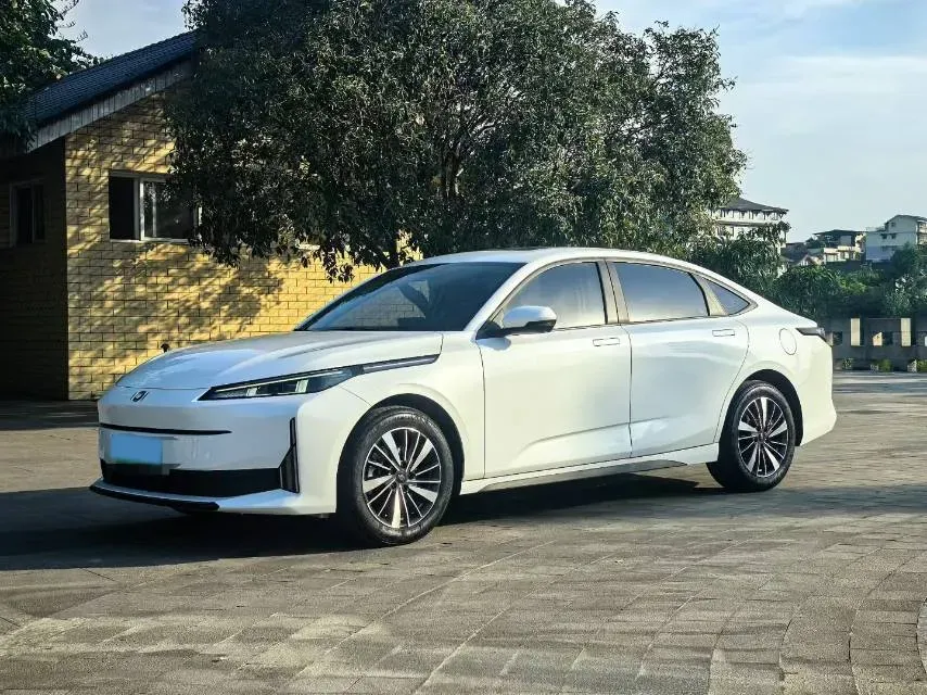2024 ChangAn QiYuan A05 1.5L 110HP L4 E-CVT PHEV 18.4KWH,autocango,china used car exporter,china ev exporter,chinese used car exporter,chinese used ev exporter