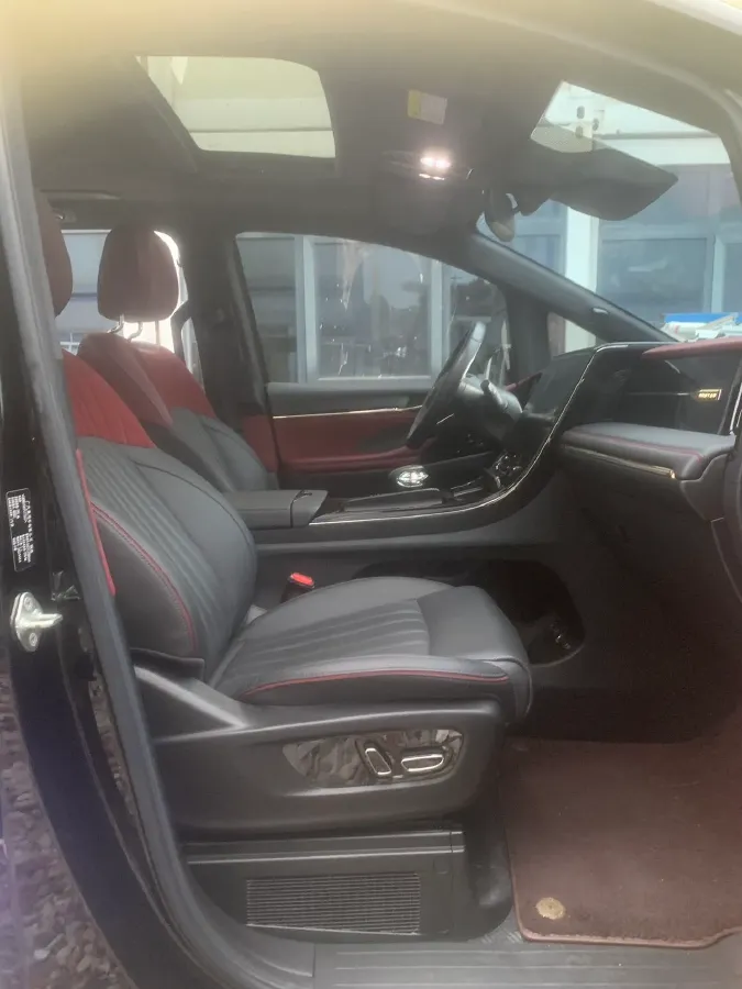 2023 GAC Trumpchi M8 2.0T 252HP L4 8AT,autocango,china used car exporter,china ev exporter,chinese used car exporter,chinese used ev exporter
