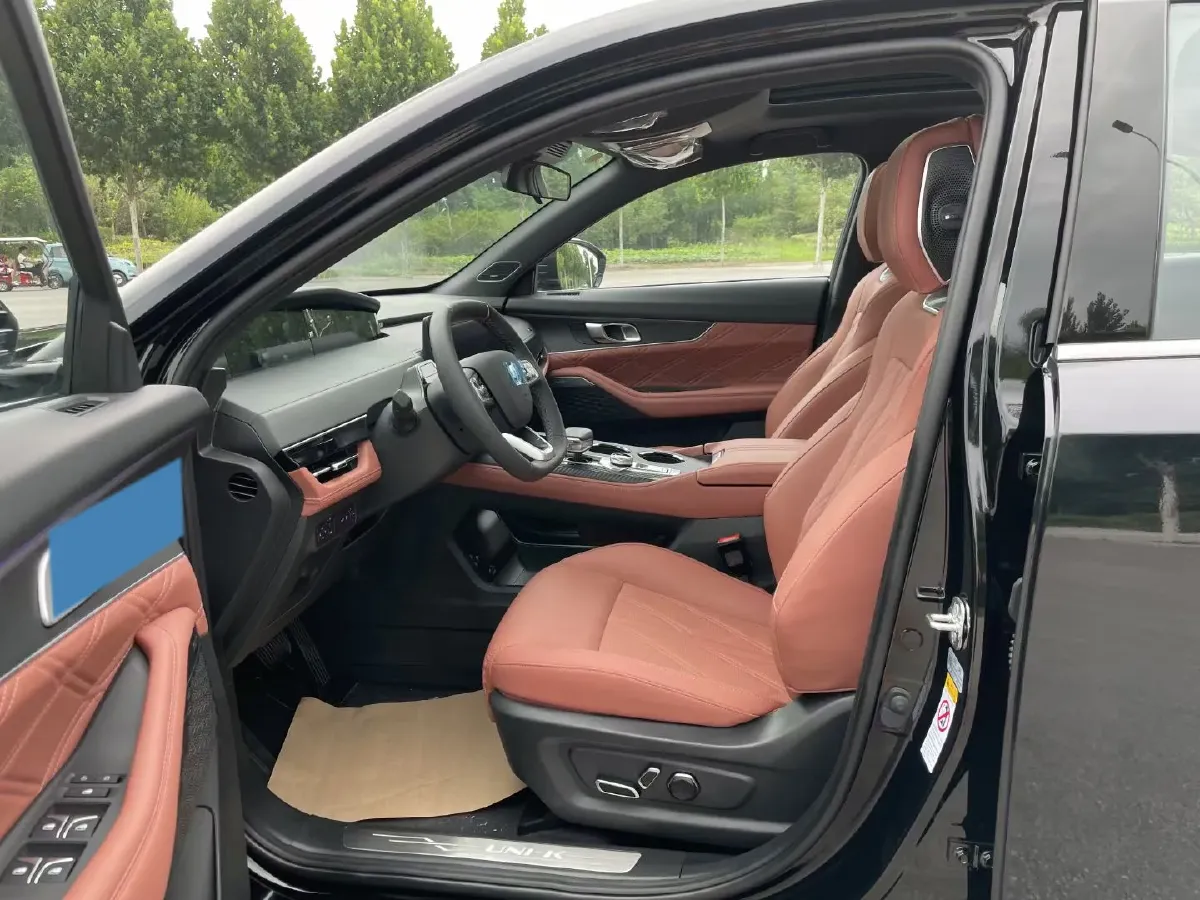 2023 ChangAn UNI-K 2.0T 233HP L4 8AT,autocango,china used car exporter,china ev exporter,chinese used car exporter,chinese used ev exporter