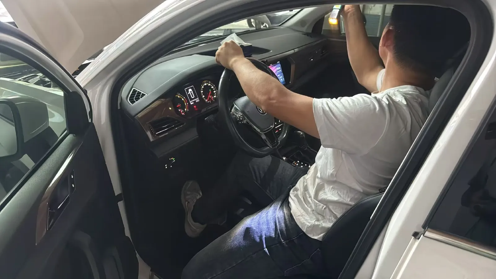 2021 Volkswagen Tharu 1.4T 150HP L4 7DCT,autocango,china used car exporter,china ev exporter,chinese used car exporter,chinese used ev exporter