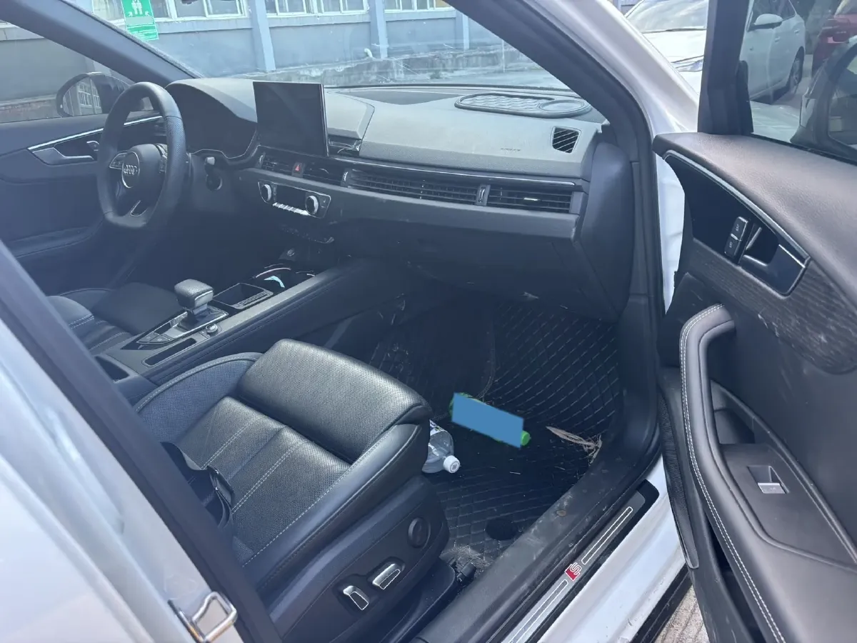 2024 Audi A4L 2.0T 190HP L4 7DCT,autocango,china used car exporter,china ev exporter,chinese used car exporter,chinese used ev exporter