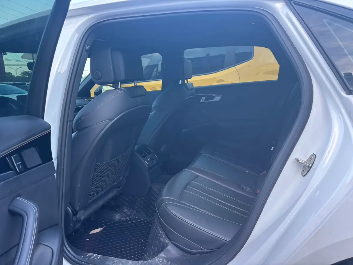 2024 Audi A4L 2.0T 190HP L4 7DCT,autocango,china used car exporter,china ev exporter,chinese used car exporter,chinese used ev exporter