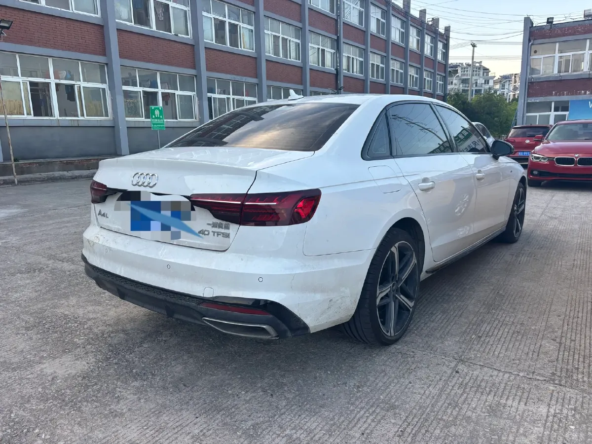 2024 Audi A4L 2.0T 190HP L4 7DCT,autocango,china used car exporter,china ev exporter,chinese used car exporter,chinese used ev exporter