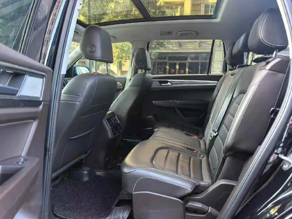 2020 Volkswagen Teramont 2.0T 220HP L4 7DCT,autocango,china used car exporter,china ev exporter,chinese used car exporter,chinese used ev exporter