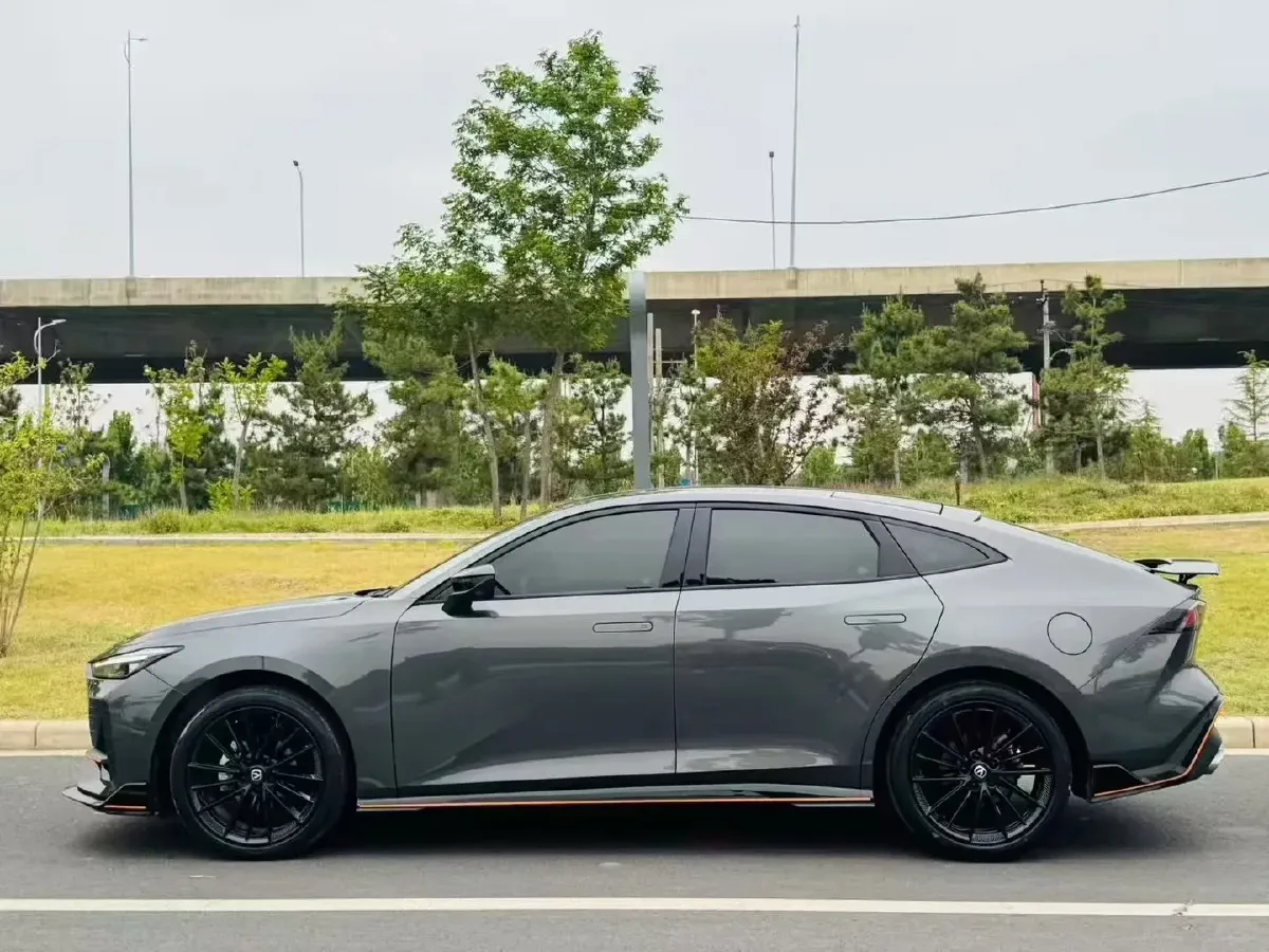 2022 ChangAn UNI-V 1.5T 188HP L4 7DCT,autocango,china used car exporter,china ev exporter,chinese used car exporter,chinese used ev exporter