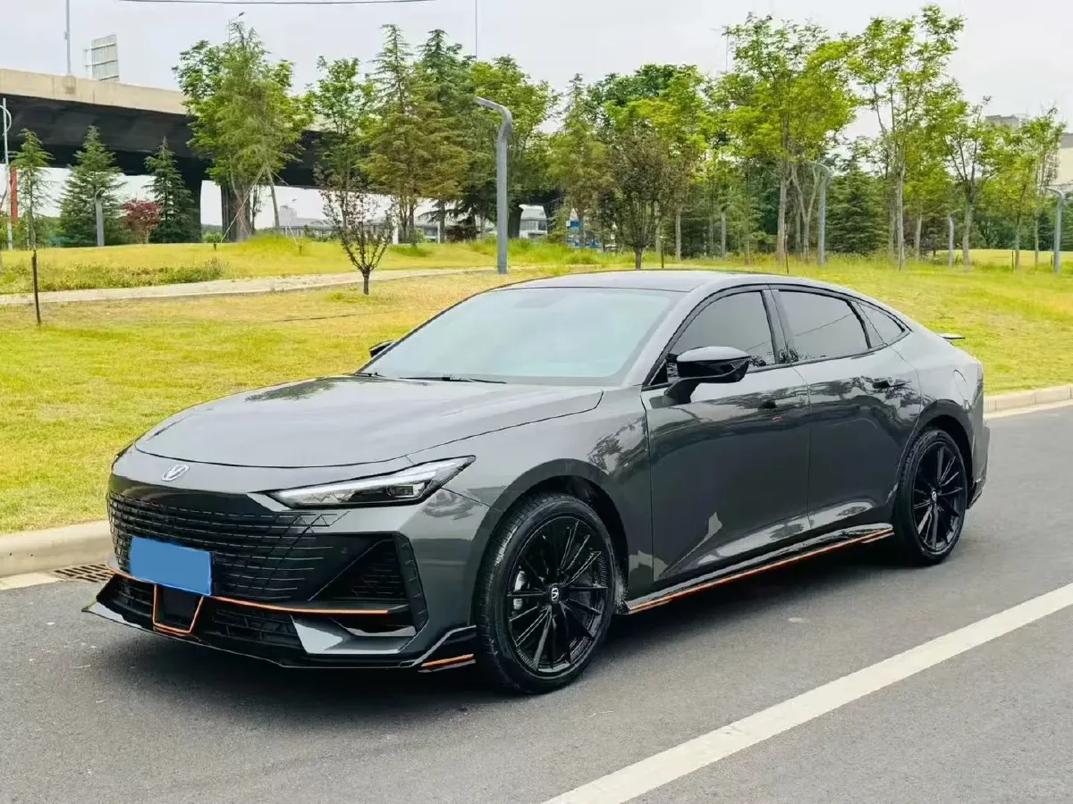 2022 ChangAn UNI-V 1.5T 188HP L4 7DCT,autocango,china used car exporter,china ev exporter,chinese used car exporter,chinese used ev exporter