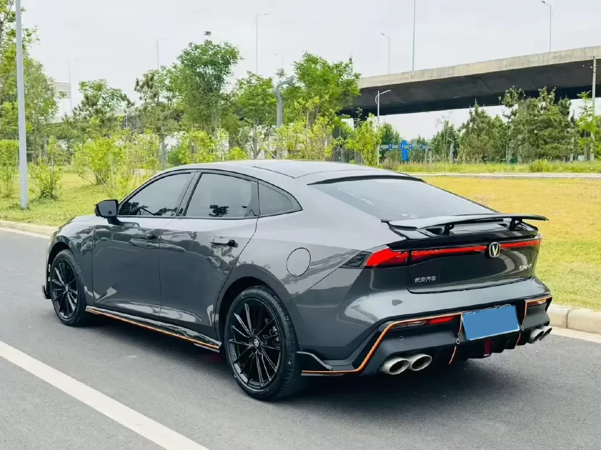 2022 ChangAn UNI-V 1.5T 188HP L4 7DCT,autocango,china used car exporter,china ev exporter,chinese used car exporter,chinese used ev exporter