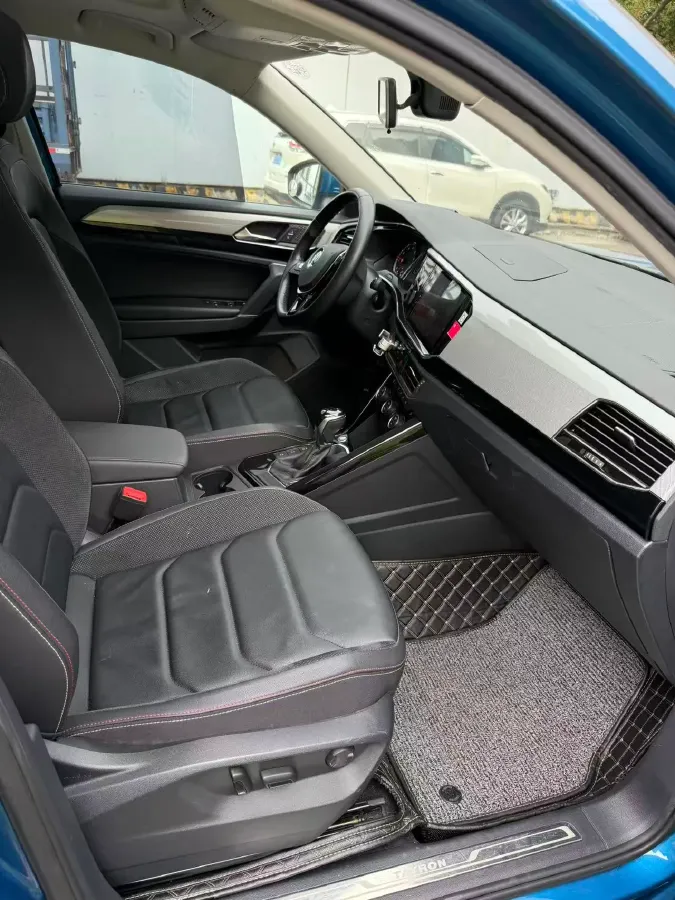2019 Jeep Cherokee 2.0T 234HP L4 9AT,autocango,china used car exporter,china ev exporter,chinese used car exporter,chinese used ev exporter