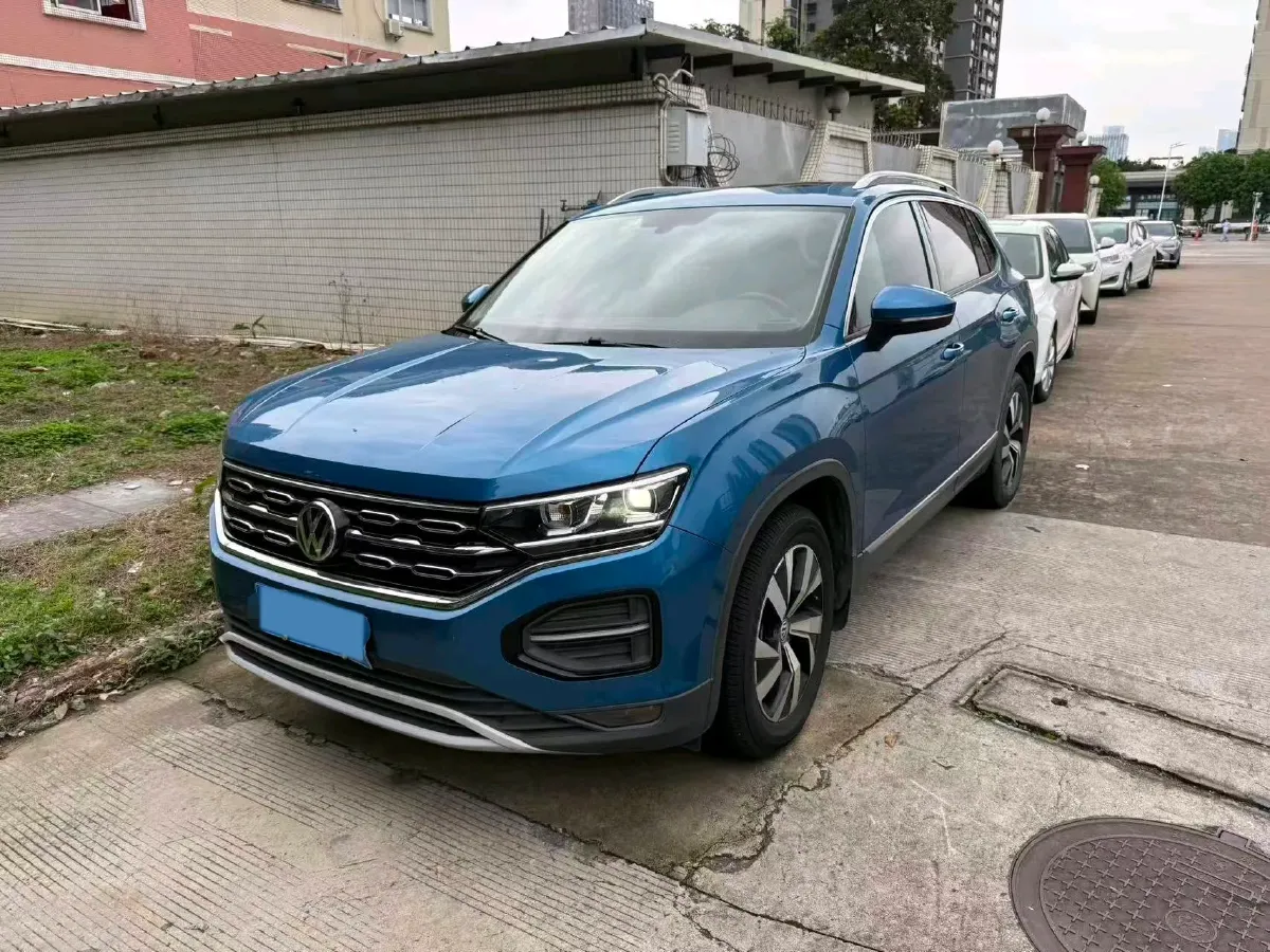 2019 Jeep Cherokee 2.0T 234HP L4 9AT,autocango,china used car exporter,china ev exporter,chinese used car exporter,chinese used ev exporter