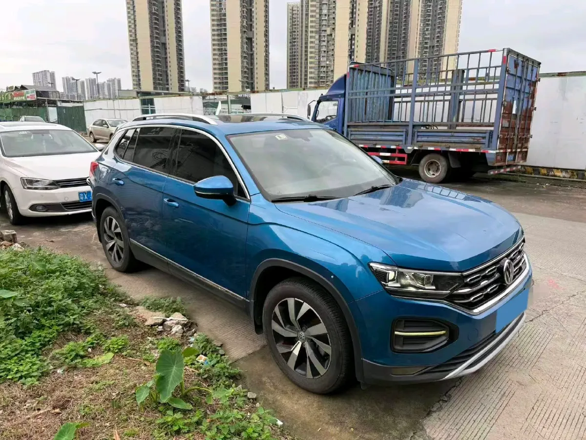2019 Jeep Cherokee 2.0T 234HP L4 9AT,autocango,china used car exporter,china ev exporter,chinese used car exporter,chinese used ev exporter