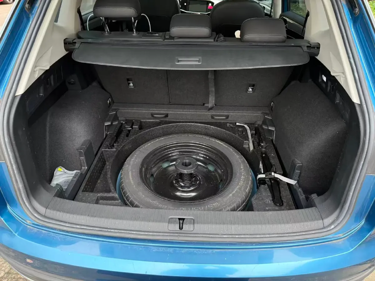 2019 Jeep Cherokee 2.0T 234HP L4 9AT,autocango,china used car exporter,china ev exporter,chinese used car exporter,chinese used ev exporter