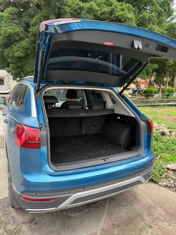 2019 Jeep Cherokee 2.0T 234HP L4 9AT,autocango,china used car exporter,china ev exporter,chinese used car exporter,chinese used ev exporter
