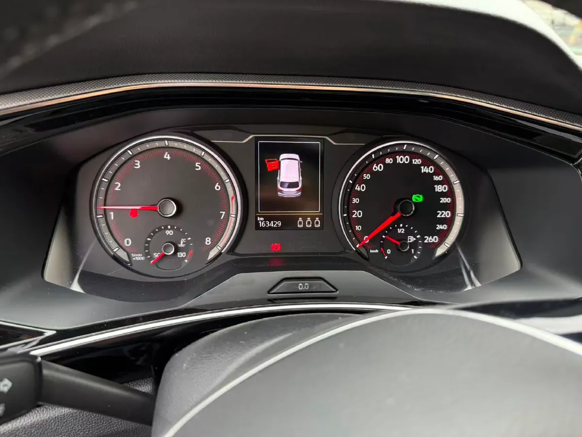 2019 Jeep Cherokee 2.0T 234HP L4 9AT,autocango,china used car exporter,china ev exporter,chinese used car exporter,chinese used ev exporter
