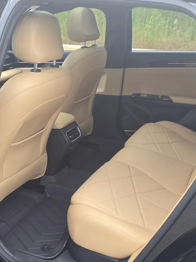 2024 Geely Galaxy L6 1.5T 163HP L4 3DHT PHEV,autocango,china used car exporter,china ev exporter,chinese used car exporter,chinese used ev exporter