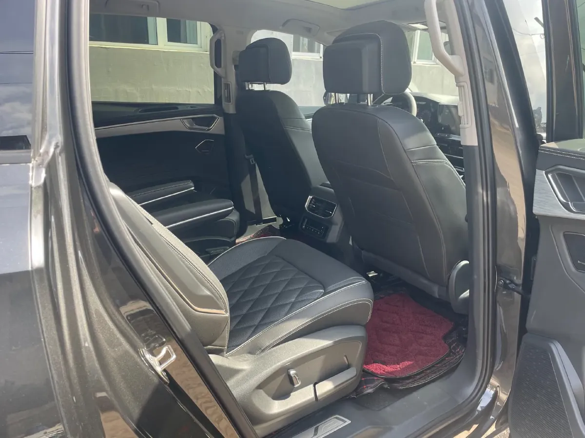 2022 Volkswagen Talagon 2.5T 299HP V6 7DCT,autocango,china used car exporter,china ev exporter,chinese used car exporter,chinese used ev exporter