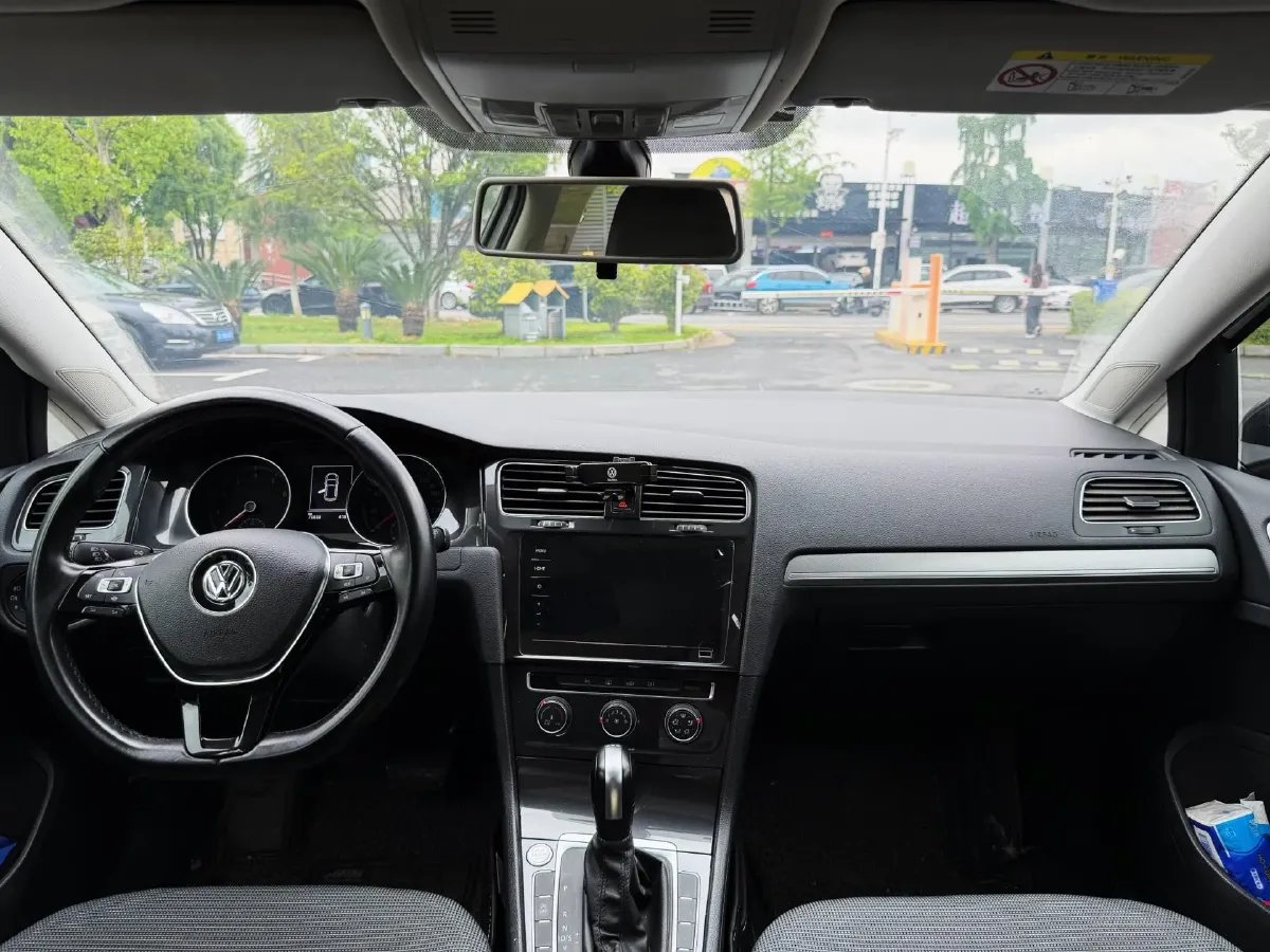 2020 Volkswagen Golf 1.4T 150HP L4 7DCT,autocango,china used car exporter,china ev exporter,chinese used car exporter,chinese used ev exporter