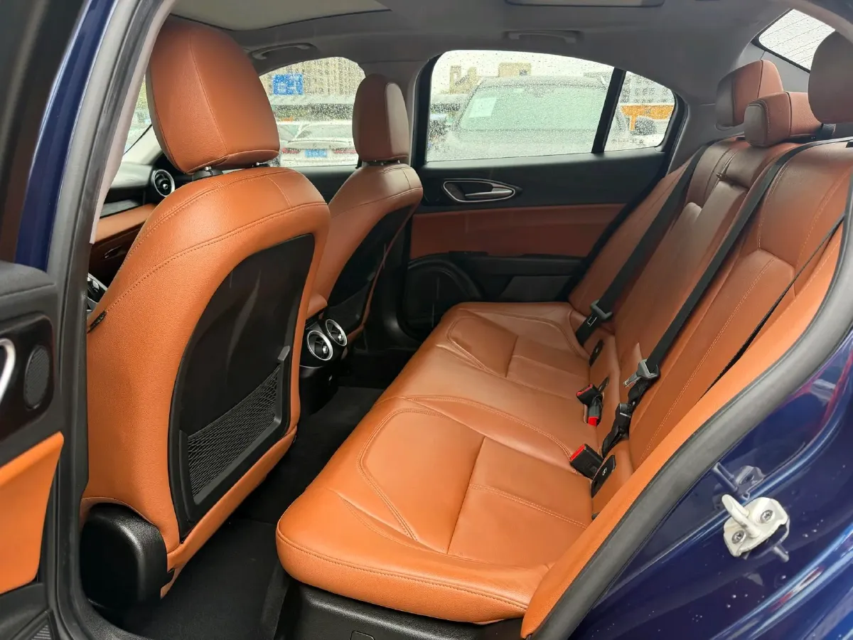 2017 Toyota Highlander 2.0T 220HP L4 6AT,autocango,china used car exporter,china ev exporter,chinese used car exporter,chinese used ev exporter
