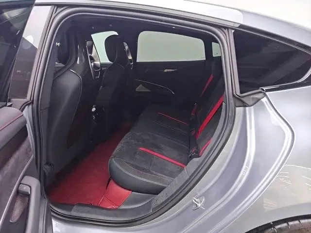 2025 MI SU7 Ultra BEV 93.7KWH,autocango,china used car exporter,china ev exporter,chinese used car exporter,chinese used ev exporter
