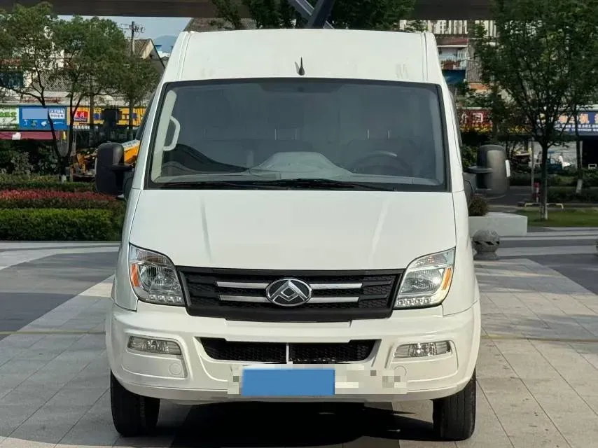 2021 MAXUS XinTu V80 2.0T 139HP L4 6MT,autocango,china used car exporter,china ev exporter,chinese used car exporter,chinese used ev exporter