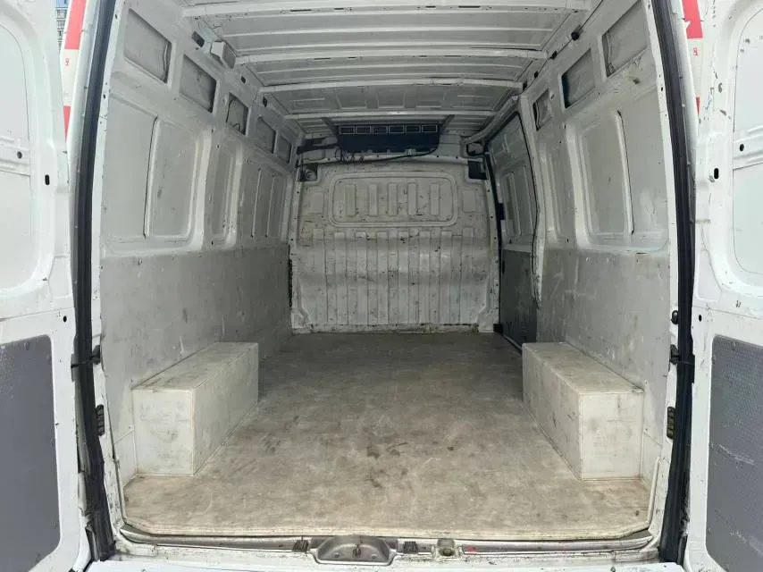 2021 MAXUS XinTu V80 2.0T 139HP L4 6MT,autocango,china used car exporter,china ev exporter,chinese used car exporter,chinese used ev exporter