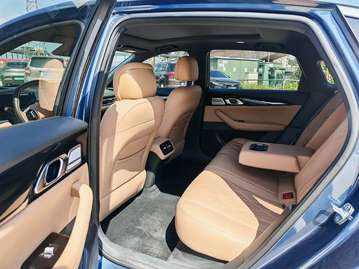 2025 Geely Galaxy A7 1.5L 112HP L4 1DHT PHEV,autocango,china used car exporter,china ev exporter,chinese used car exporter,chinese used ev exporter