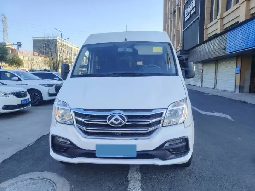 2018 MAXUS XinTu V80 2.5T 136HP L4 6MT,autocango,china used car exporter,china ev exporter,chinese used car exporter,chinese used ev exporter