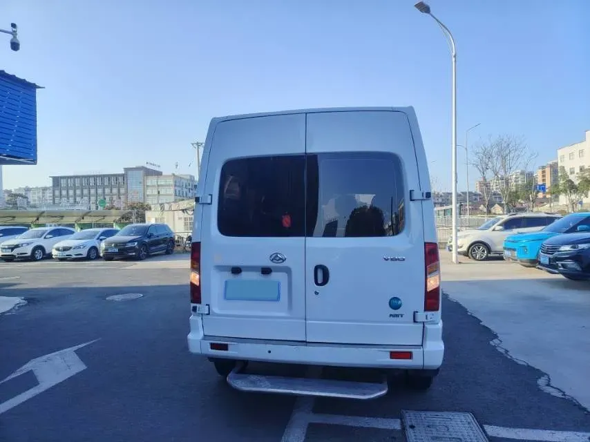 2018 MAXUS XinTu V80 2.5T 136HP L4 6MT,autocango,china used car exporter,china ev exporter,chinese used car exporter,chinese used ev exporter