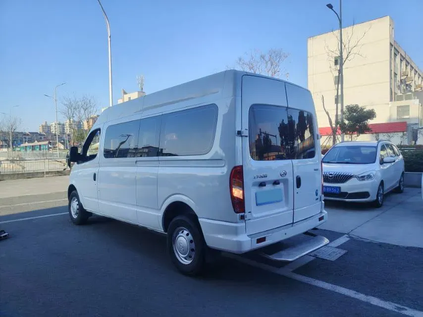 2018 MAXUS XinTu V80 2.5T 136HP L4 6MT,autocango,china used car exporter,china ev exporter,chinese used car exporter,chinese used ev exporter