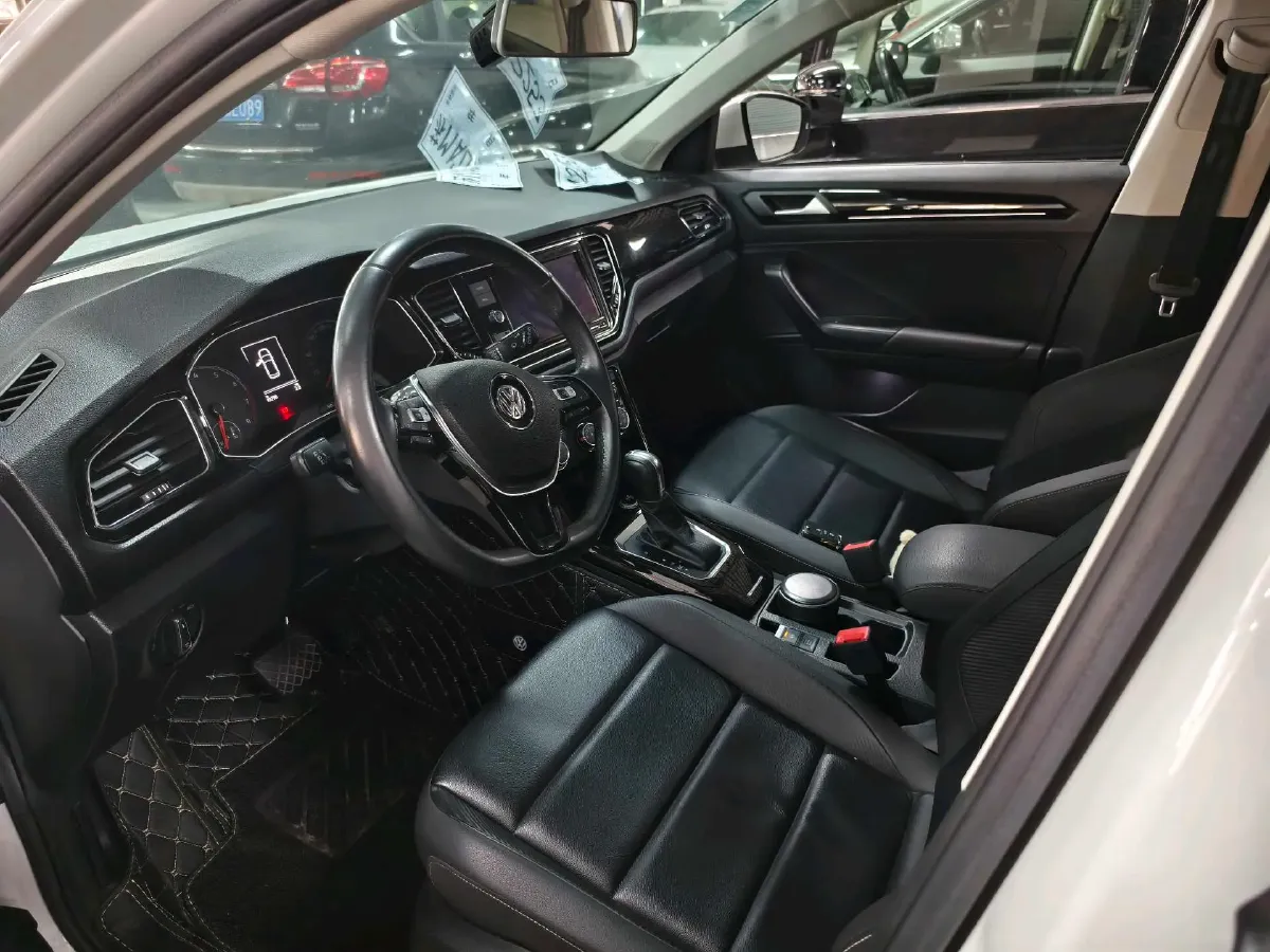2019 Volkswagen T-Roc 1.4T 150HP L4 7DCT,autocango,china used car exporter,china ev exporter,chinese used car exporter,chinese used ev exporter